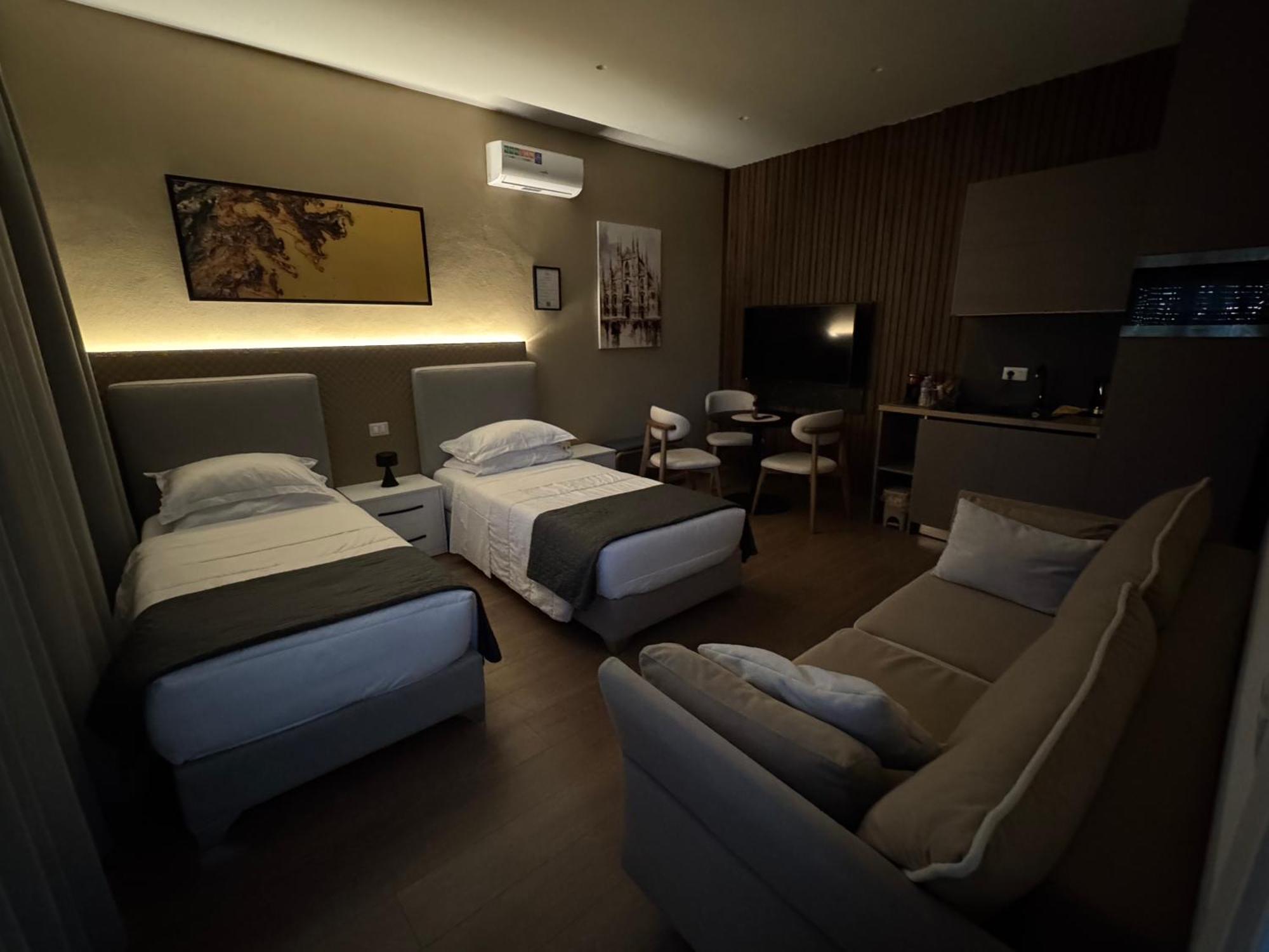 Brianza Home Giussano ภายนอก รูปภาพ