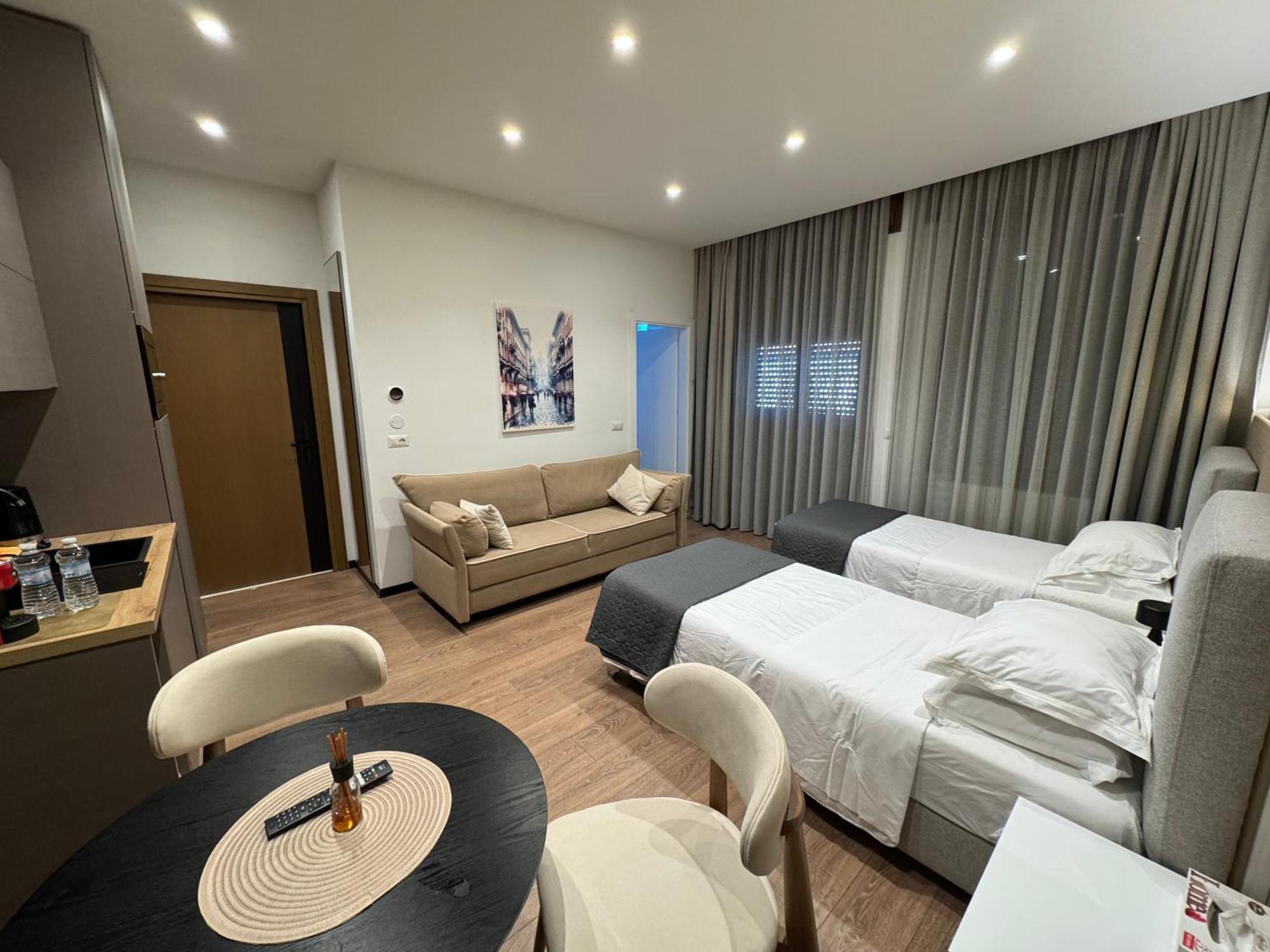 Brianza Home Giussano ภายนอก รูปภาพ